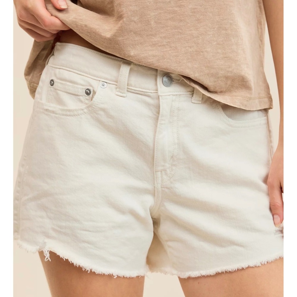 Aerie Womens High Waisted Cream Distressed Denim Shorts Raw Hem Size Medium